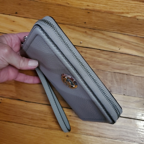 NWT MK wristlet - Picture 2 of 7